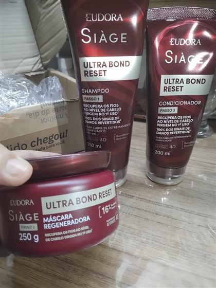 Cliente com o kit Siàge Ultra Bond Reset