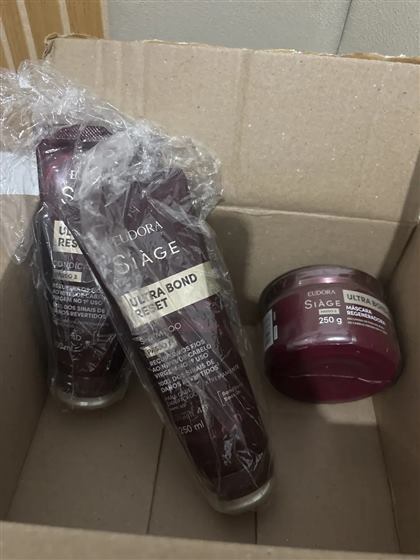 Cliente com o kit Siàge Ultra Bond Reset