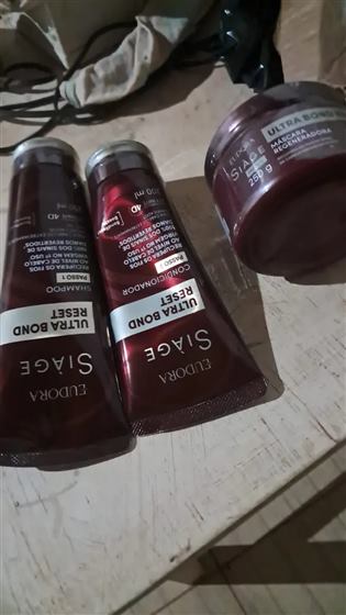 Cliente com o kit Siàge Ultra Bond Reset