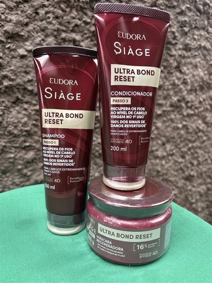 Cliente com o kit Siàge Ultra Bond Reset