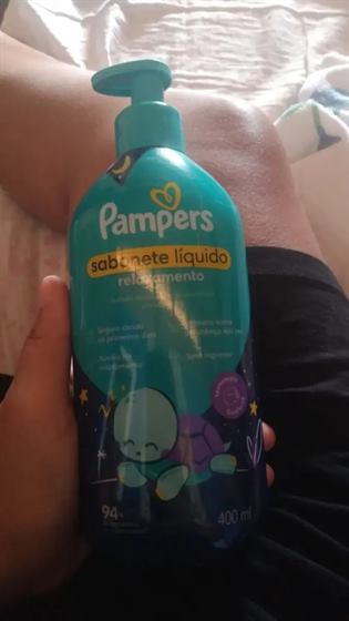 Cliente com o kit Pampers