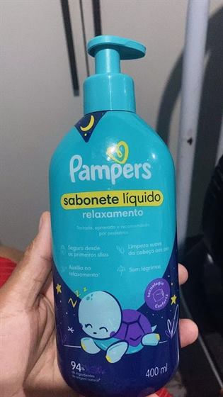 Cliente com o kit Pampers