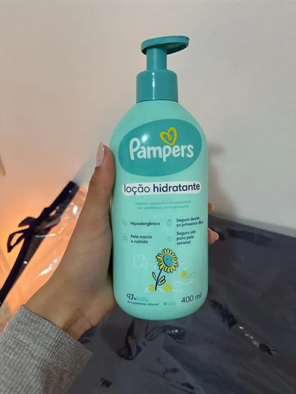 Cliente com o kit Pampers