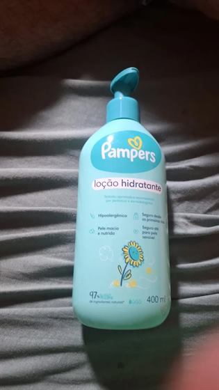 Cliente com o kit Pampers
