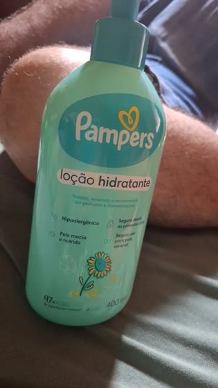 Cliente com o kit Pampers
