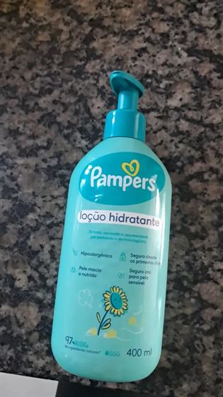 Cliente com o kit Pampers