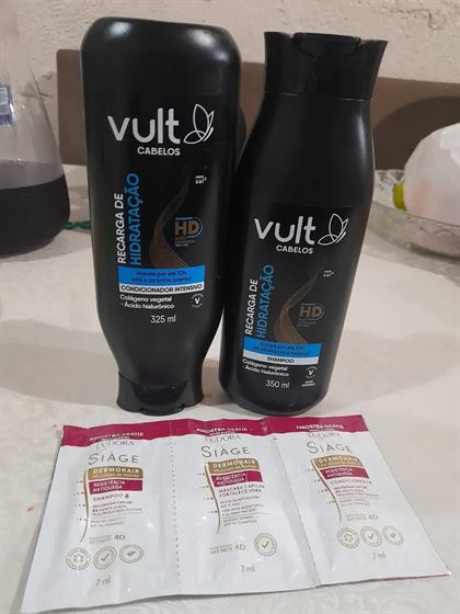 Cliente com o kit Vult Recarga de Hidratação