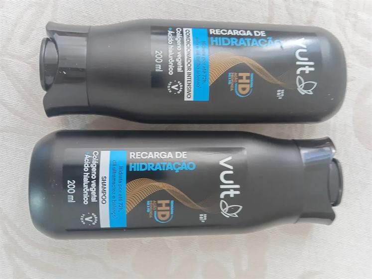 Cliente com o kit Vult Recarga de Hidratação