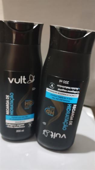 Cliente com o kit Vult Recarga de Hidratação