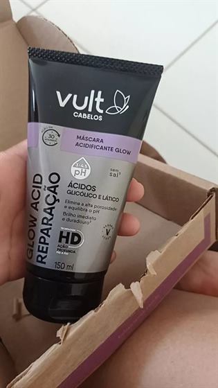Cliente com a Máscara Vult Glow Acid