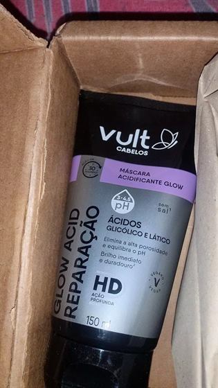Cliente com a Máscara Vult Glow Acid